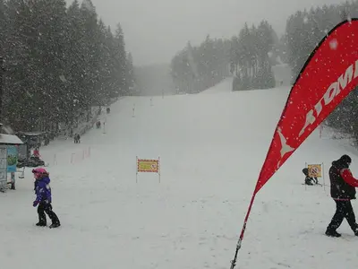 Piste und Schlepplift im Skigebiet Bila © Skibila.cz 