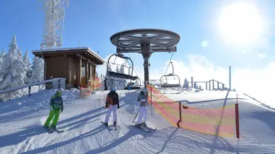 Bergstation des Sessellift im Skicentrum Ricky Orlickych