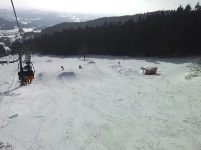 Blick auf den Snowpark im Skiareal Jested © SKI areálu Je?ted