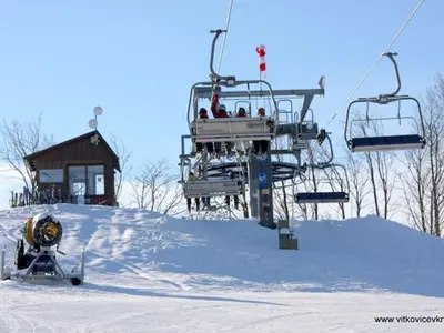 Bergstation des Sessellift im Skiareal Aldrov © www.vitkovicevkrk.cz