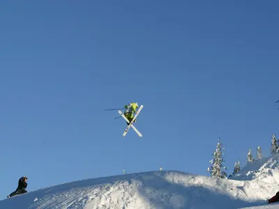 Freestyler im Snowpark - Skigebiet Schirk © www.szczyrkowski.pl