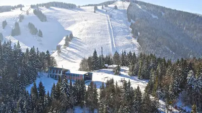 Blick auf die Pisten von Malino Brdo