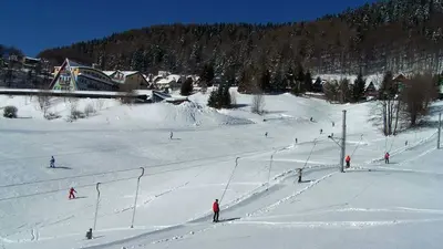Piste und Schlepplift im Skigebiet Donovaly