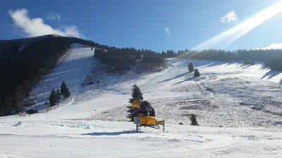 Schneekanone im Skigebiet Vratna Tal