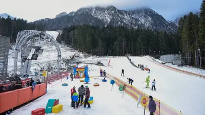 Blick auf das Kinderland in Busteni