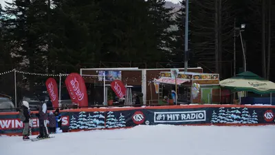 Blick auf die Foodzone im Skigebiet Busteni