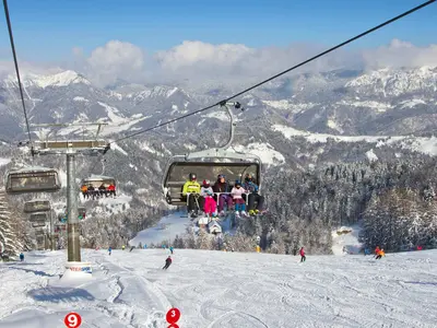 Sessellift im Skigebiet Cerkno © Ski Cerkno