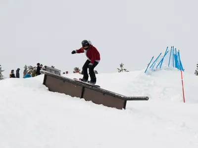 Snowboarder im Fun Park im Skigebiet Pyhä-Luosto © Pyhä Ski Resort