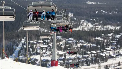 Sessellift im Skigebiet Ruka-Kuusamo