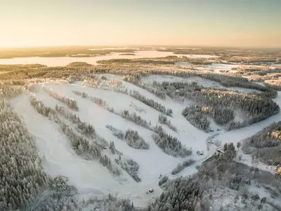Blick auf das Skigebiet © Sappeen Matkailukeskus