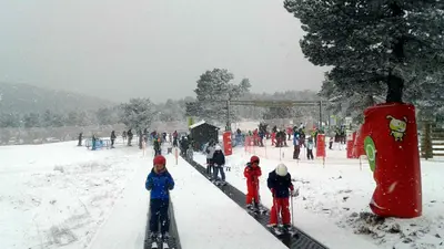 Kinder auf dem Zauberteppich