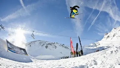 Skifahrer in Sierra Nevada