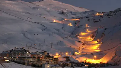 Beleuchtete Piste in Sierra Nevada