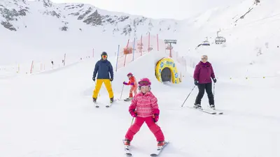 Kinder im Skigebiet Malbun