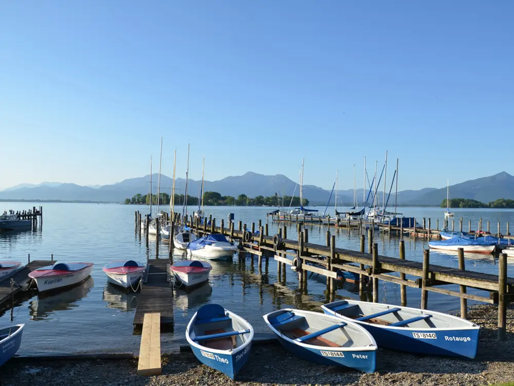 Blick auf die Fraueninsel im Chiemsee