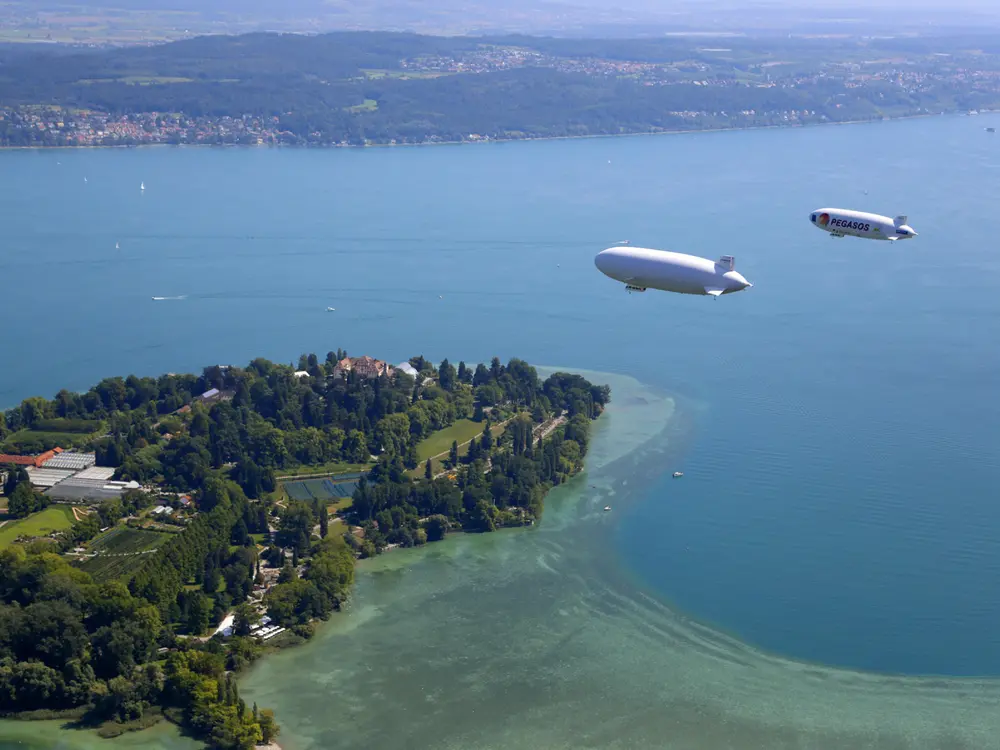Zeppelin über dem Bodensee