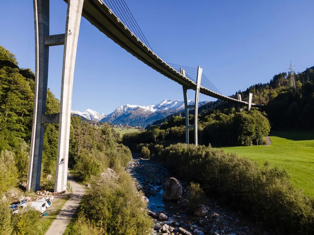 An der Sunnibergbrücke kann geklettert werden
