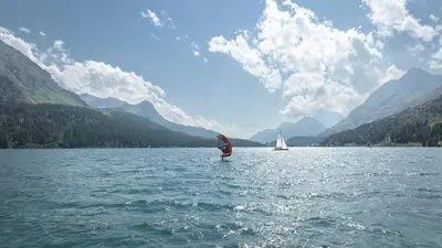 Windsurfer auf den Engadiner Seen