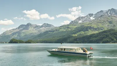 Schiff auf dem Silsersee