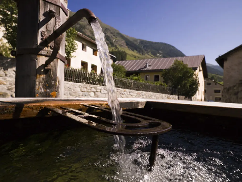 Brunnen in Lavin