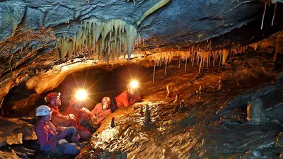 Trekking durch die Hölloch-Höhle in Muotathal