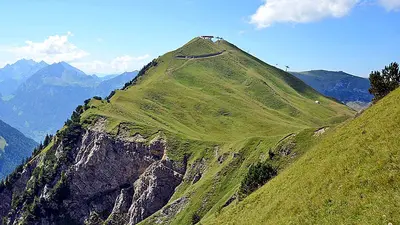 Blick auf den Gipfel des Klingenstocks bei Stoos