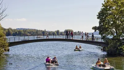 Tretboote auf dem Bielersee