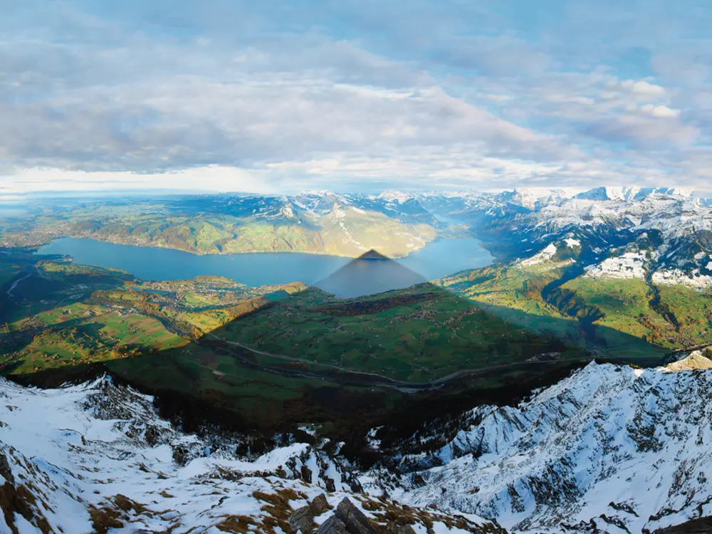 Blick vom Niesen auf den Thunersee
