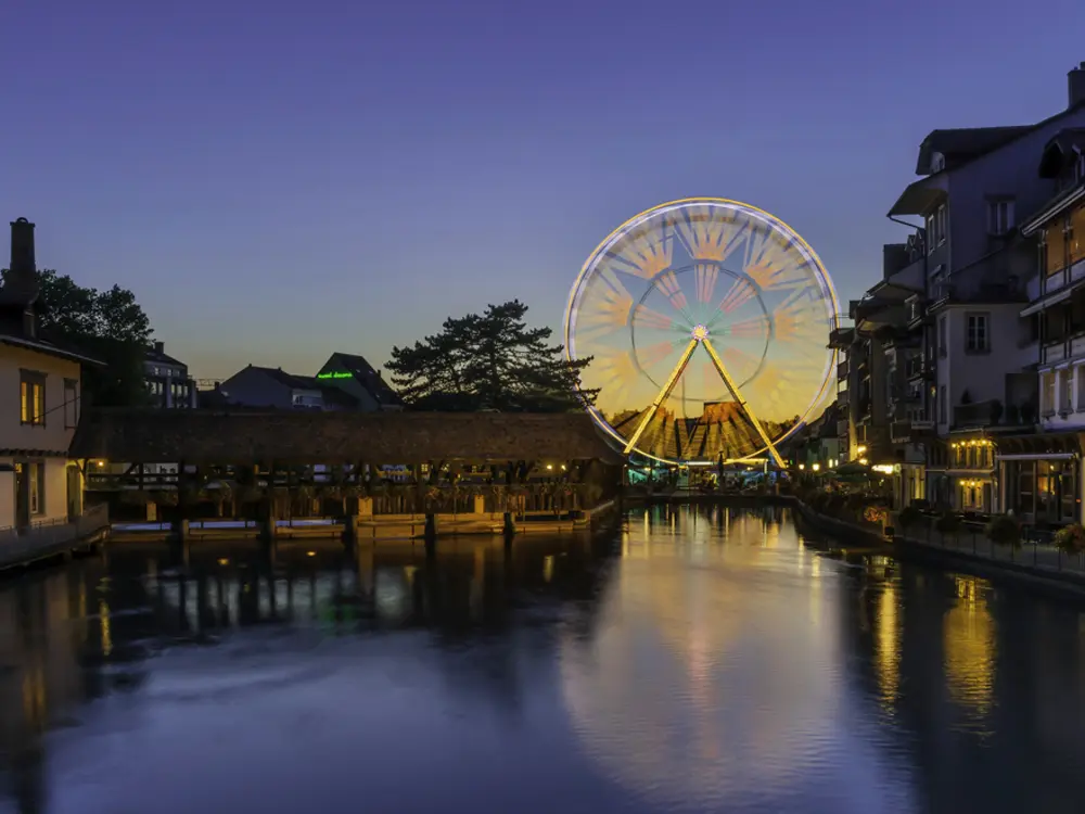 Die Altstadt von Thun in der Dämmerung