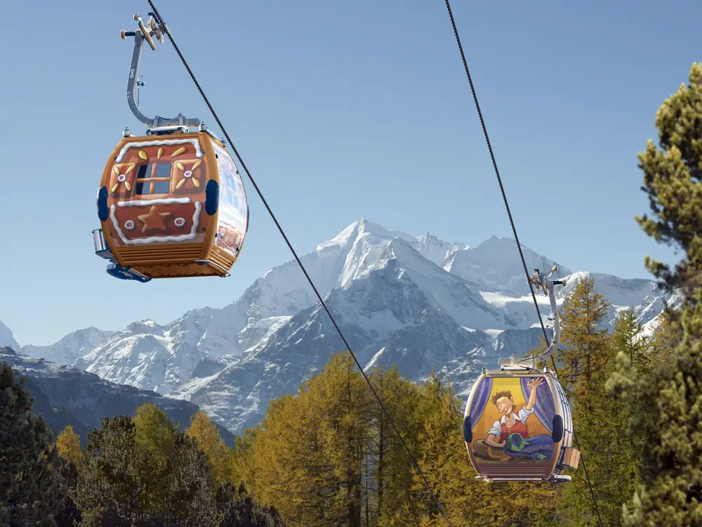 Die Märchengondel fährt von Grächen auf die Hannigalp