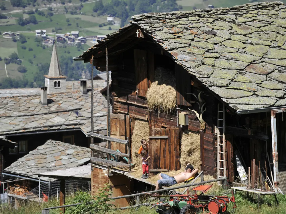Blick auf den traditionellen Dorfkern von Grächen im Oberwallis