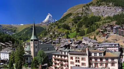 Blick auf den autofreien Ort Zermatt