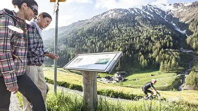 Gut ausgeschilderte Wanderwege in Samnaun