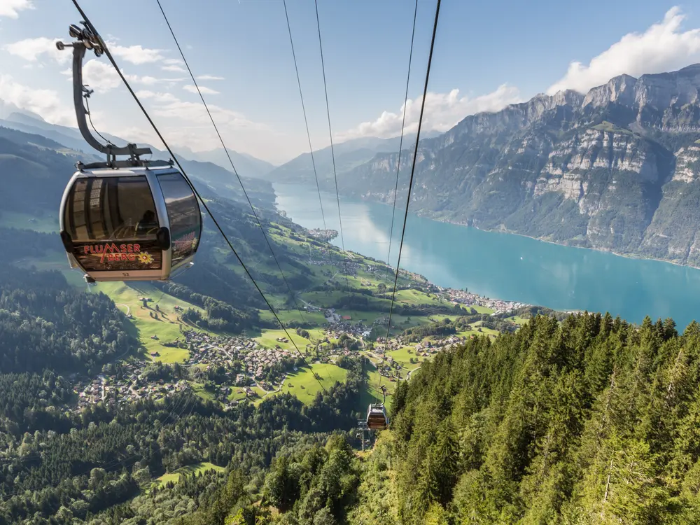Gondelbahn SeeJet am Flumserberg, Im Hintergrund der Walensee.