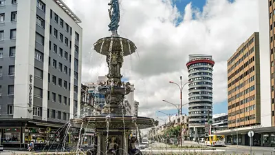Fontaine Monumentale und Espacite in La Chaux de Fonds