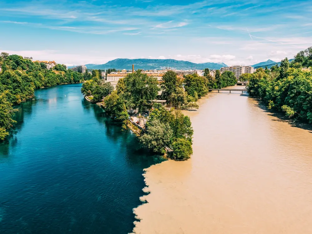 Flussmündung zwischen Rhône und Arve in Genf