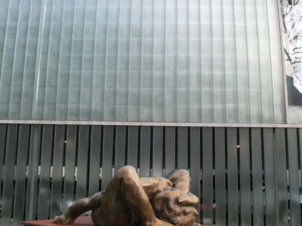 Bronzefrau in der Liebesstraße