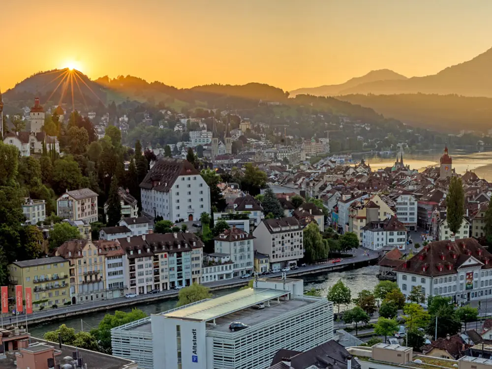 Sonnenaufgang über Luzern
