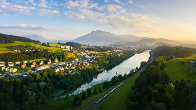 Rotsee bei Luzern mit Pilatus im Hintergrund