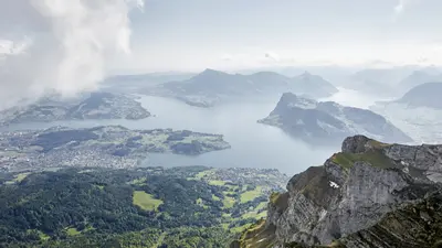 Aussicht vom Pilatus auf den Vierwaldstättersee und die Alpen