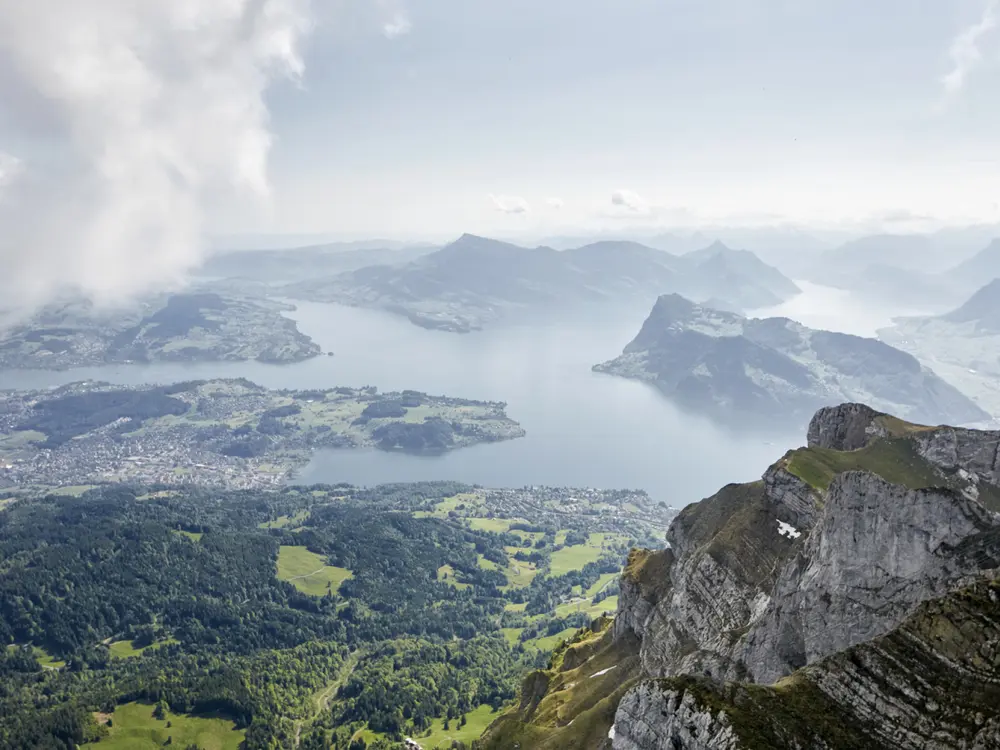 Aussicht vom Pilatus auf den Vierwaldstättersee und die Alpen