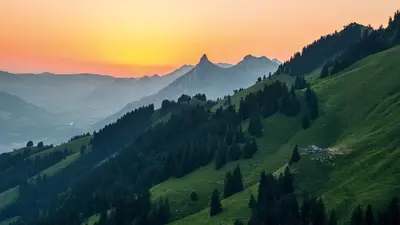 Sonnenaufgang am Fuße des Moléson bei Gruyeres