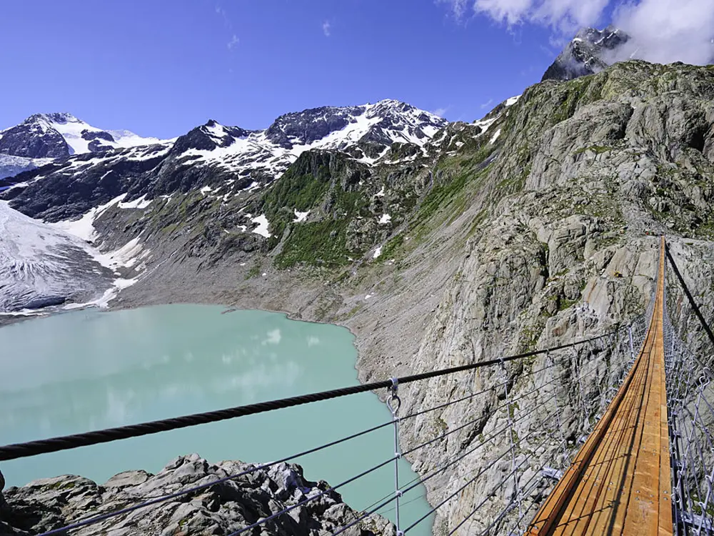 Hängebrücke am Gletscher Trift