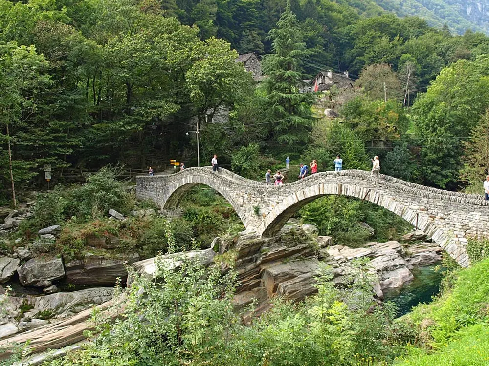 Brücke im Val Verzasca