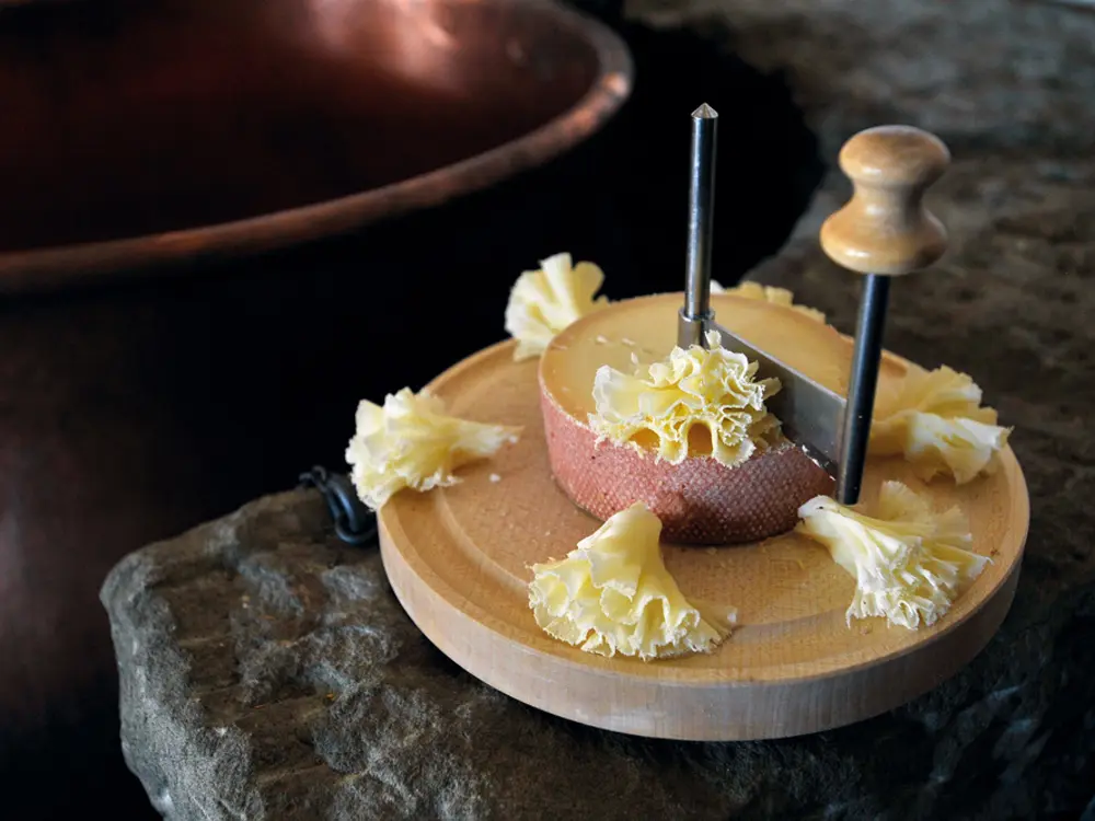 Käsespezialität Tête de Moine