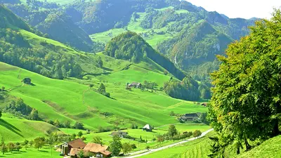 Straße nach Passwang im Schwarzbubenland