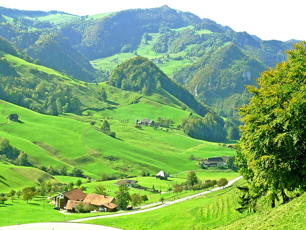 Straße nach Passwang im Schwarzbubenland