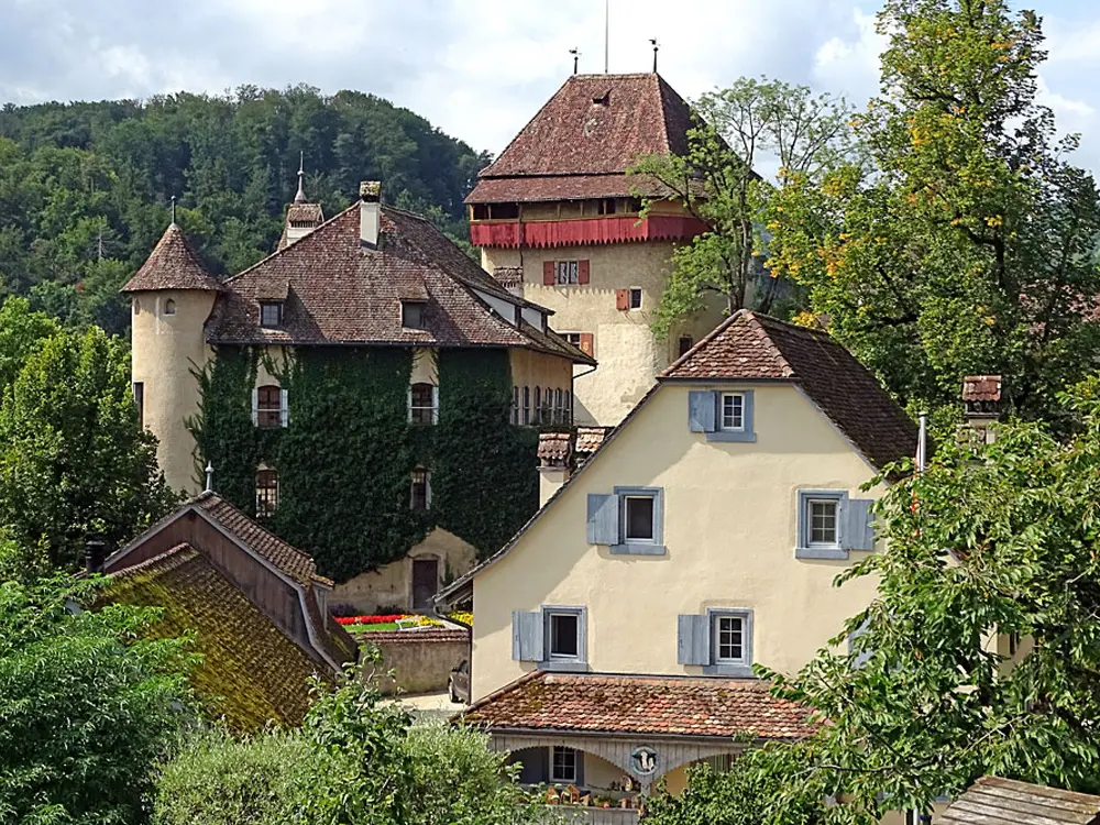 Die Höhenburg Schloss Wildenstein bei Bubendorf