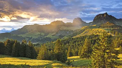 Sonnenaufgang beim Gurnigel im Naturpark Gantrisch