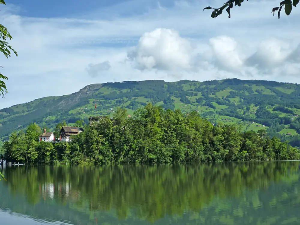 Ein Teil des Lauerzersees /